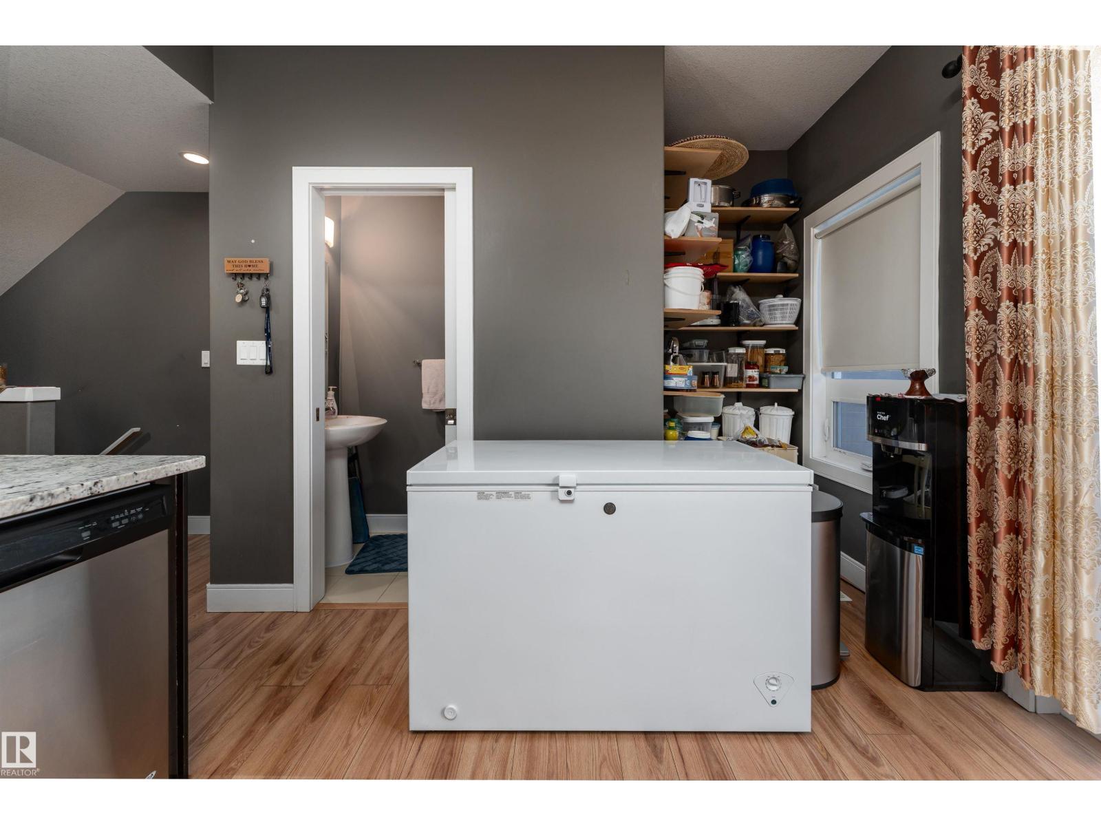 #37 13003 132 AV NW, Edmonton