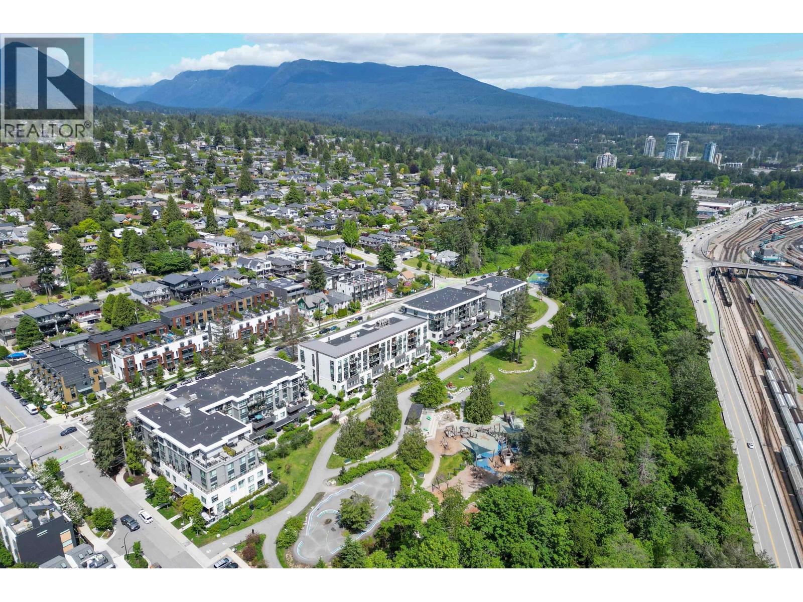 111 747 E 3RD STREET, North Vancouver