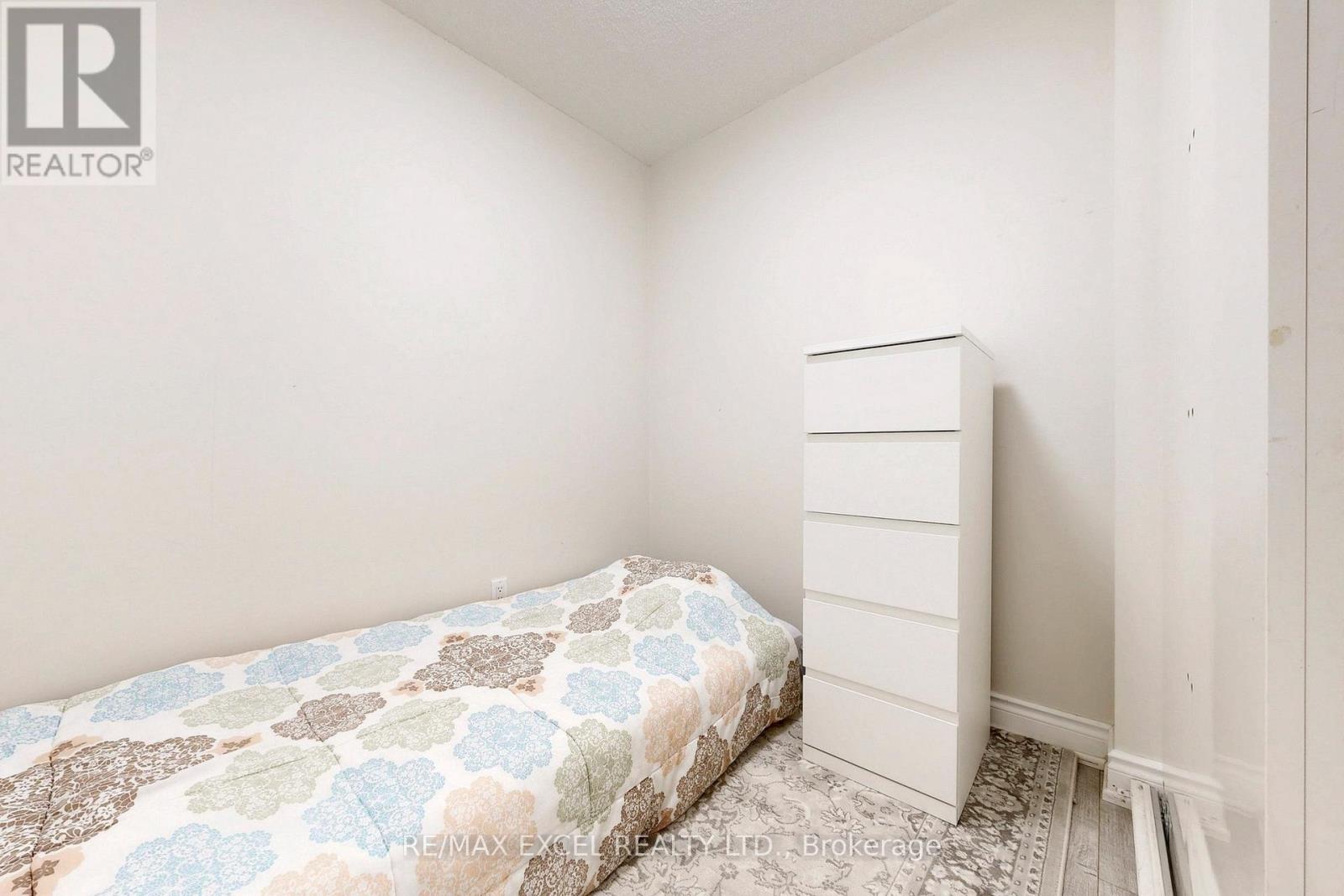 #814 10 NORTHTOWN WAY - 20