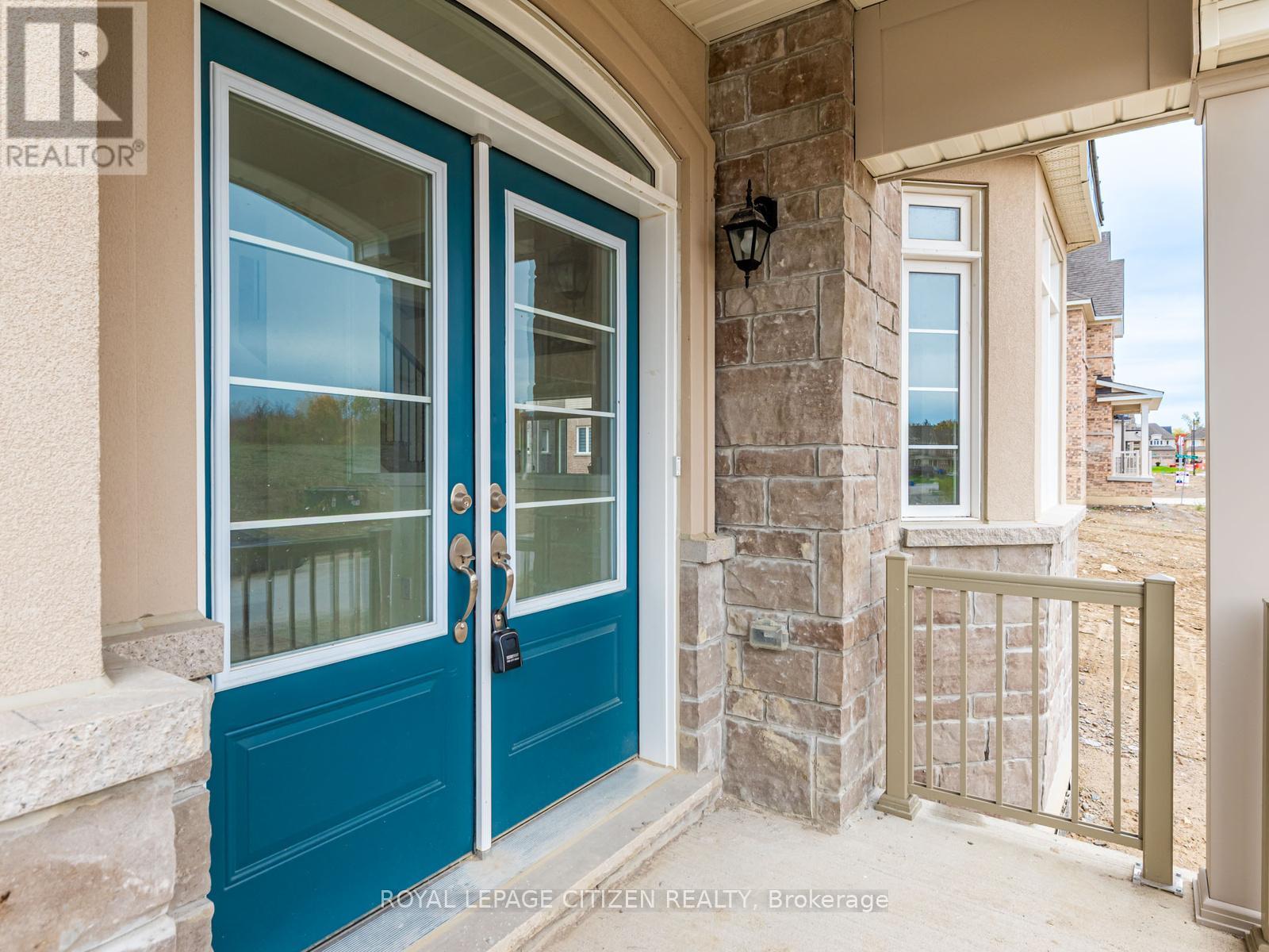 165 HAWKINS STREET - Photo 2 of 36, Georgina (Sutton & Jackson's Point), Ontario