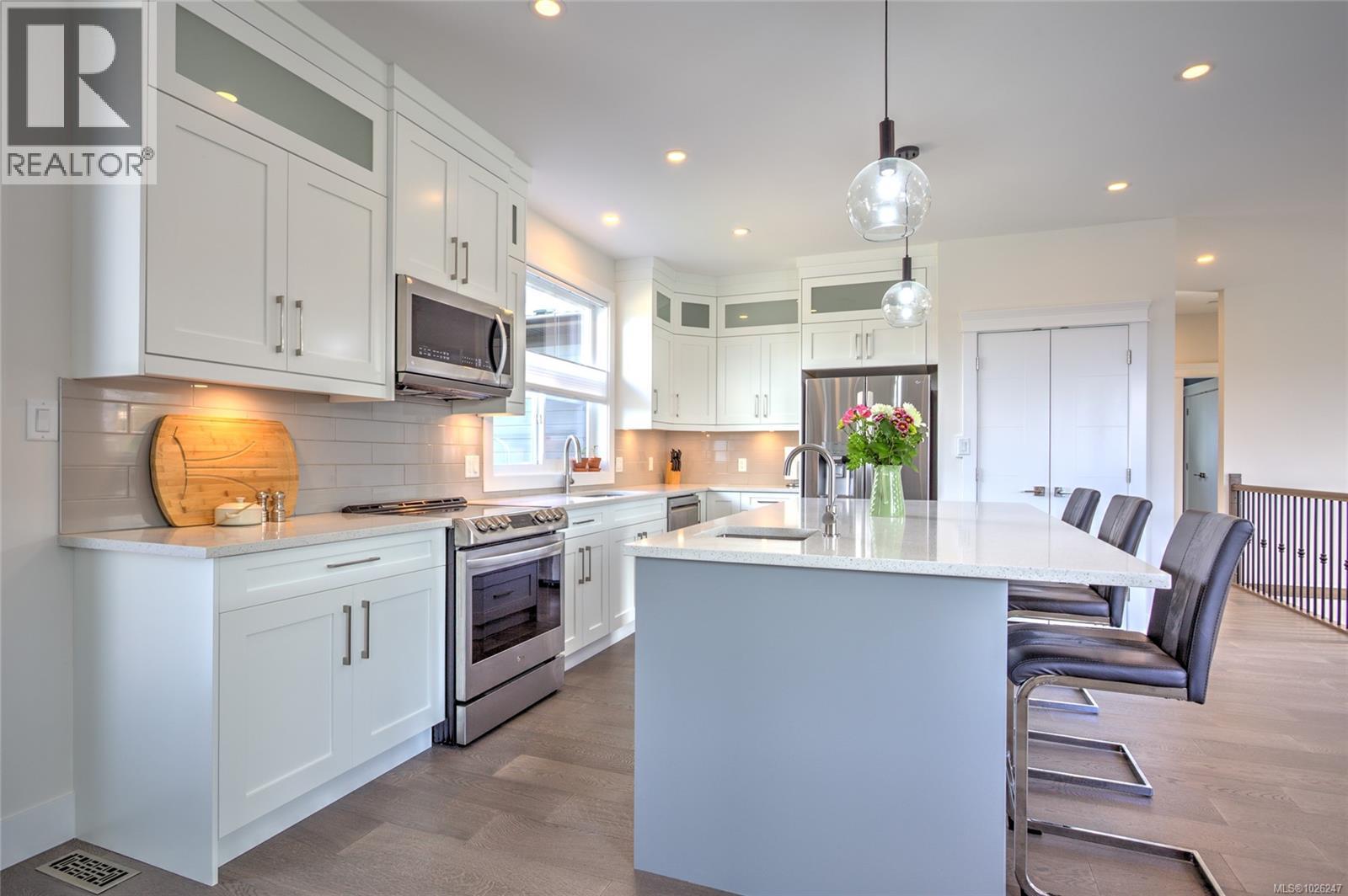 1218 Viewtop Rd, Duncan