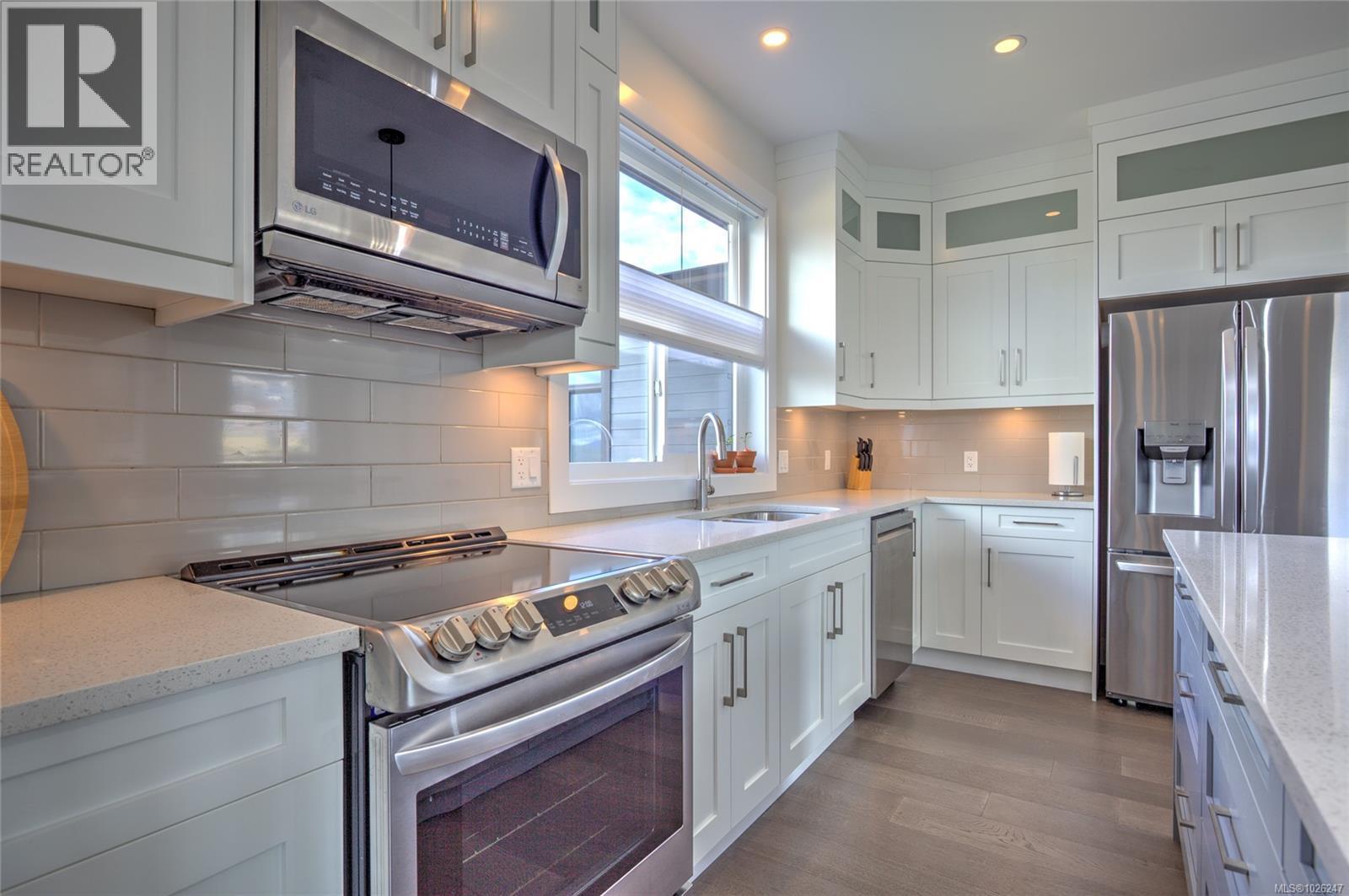 1218 Viewtop Rd, Duncan