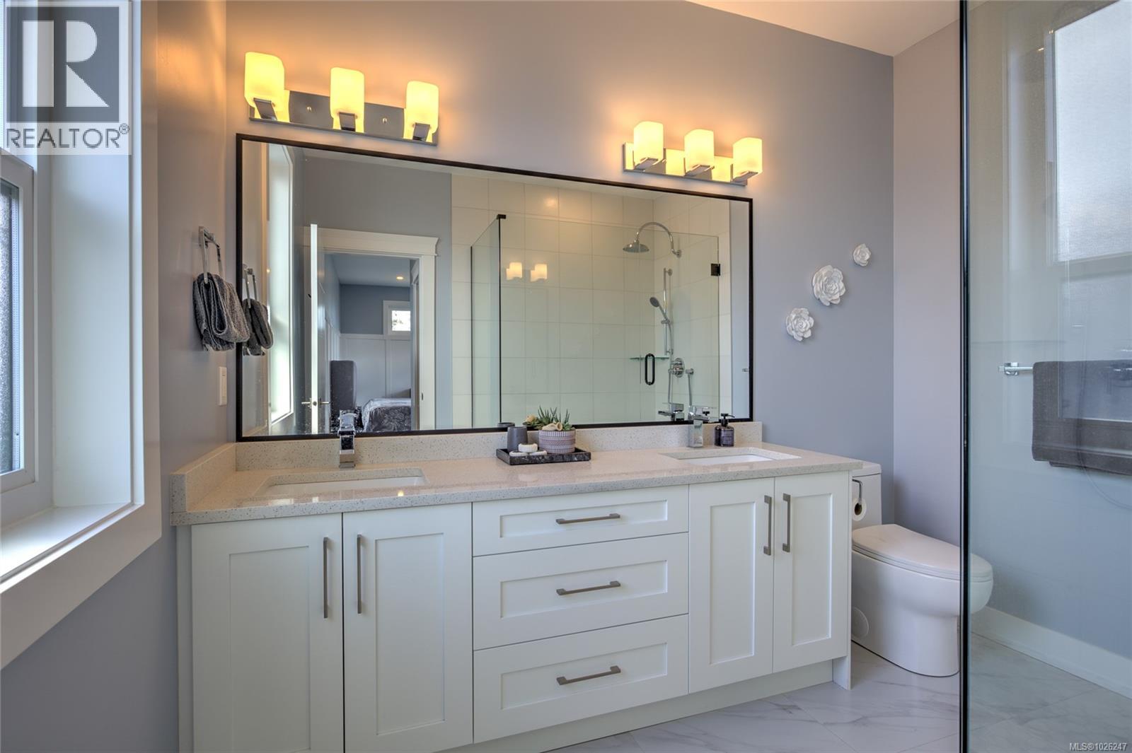 1218 Viewtop Rd, Duncan