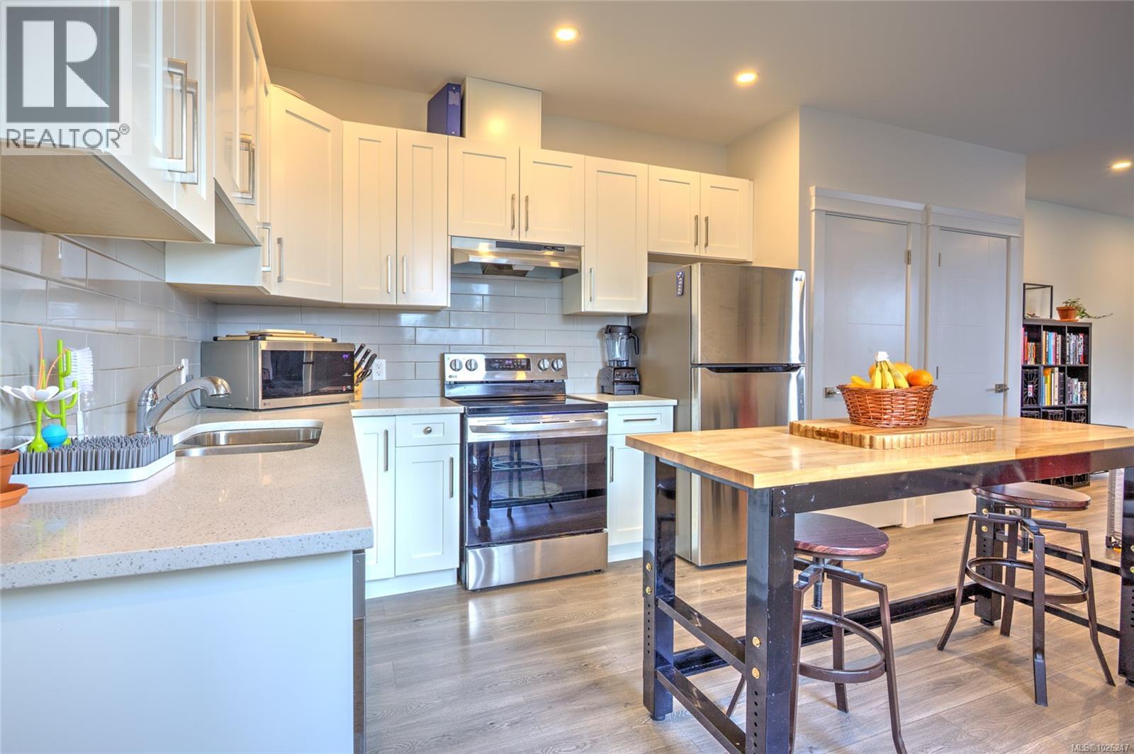 1218 Viewtop Rd, Duncan