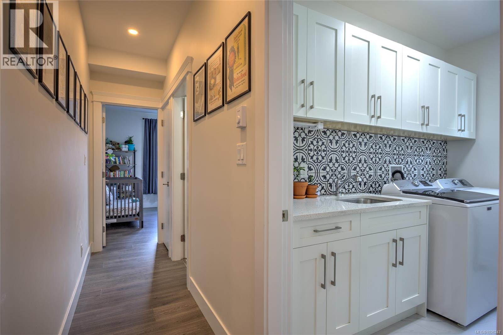 1218 Viewtop Rd, Duncan