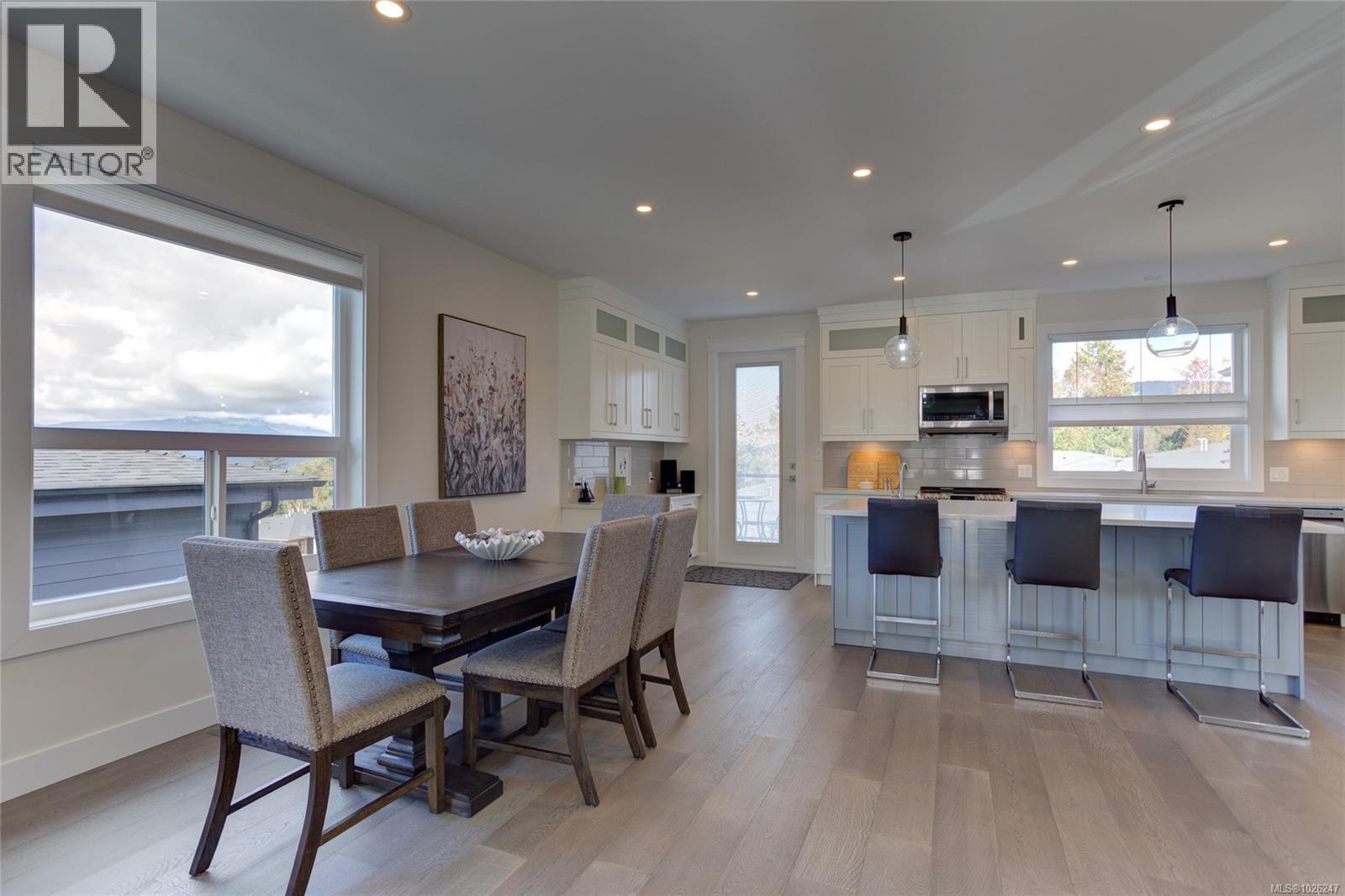 1218 Viewtop Rd, Duncan