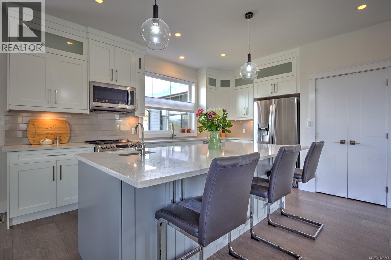 1218 Viewtop Rd, Duncan