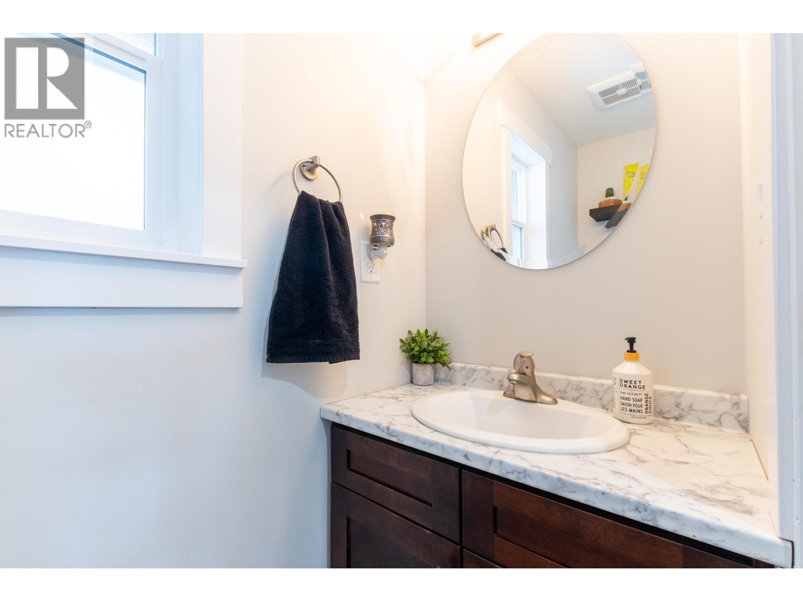 2728-2730 MOYIE STREET - 13