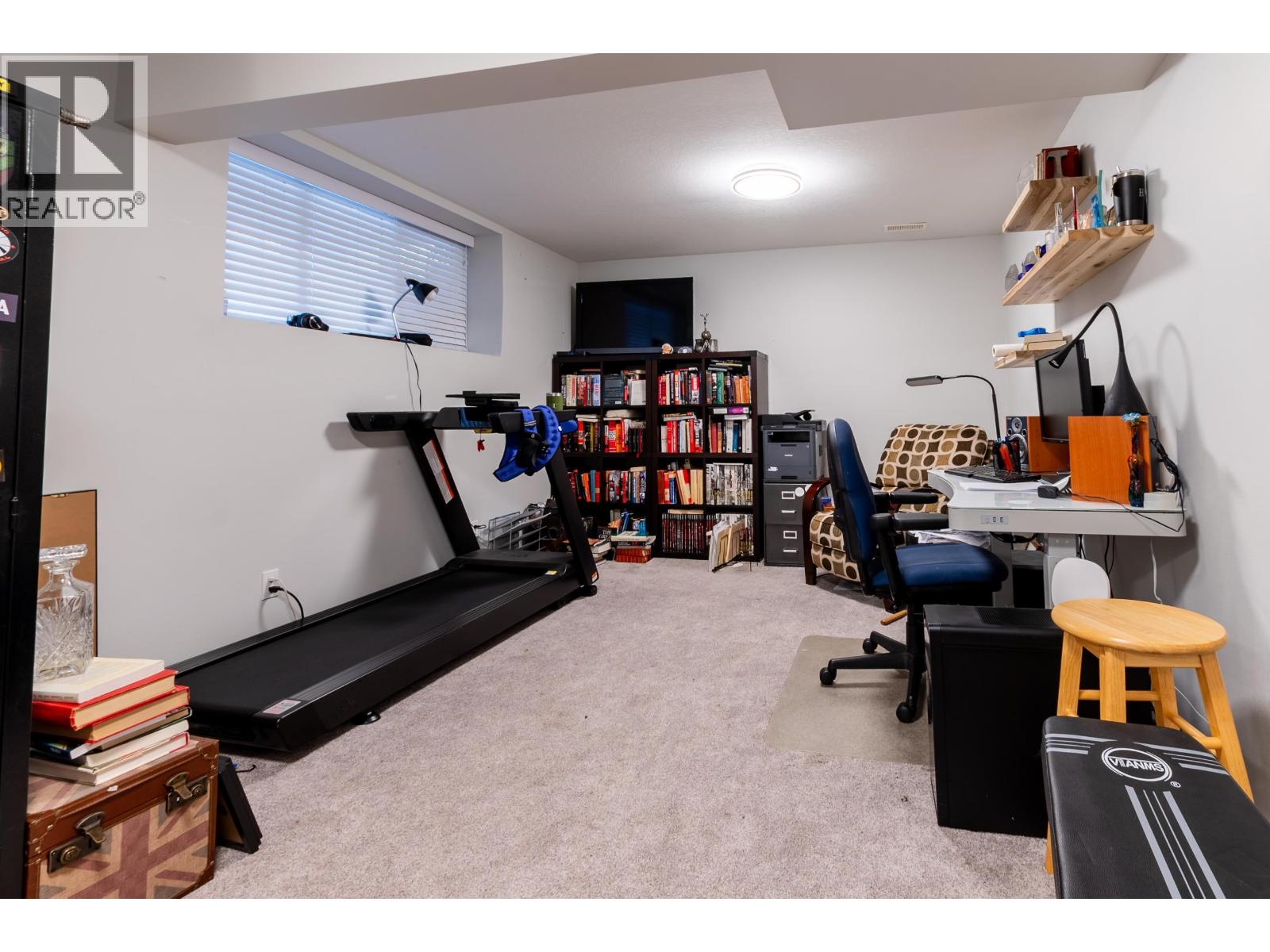 2728-2730 MOYIE STREET - 23