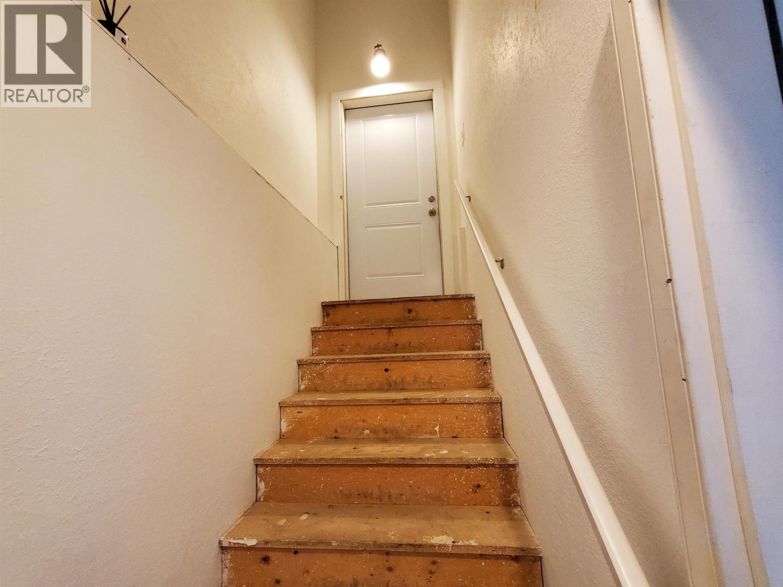 2728-2730 MOYIE STREET - 24