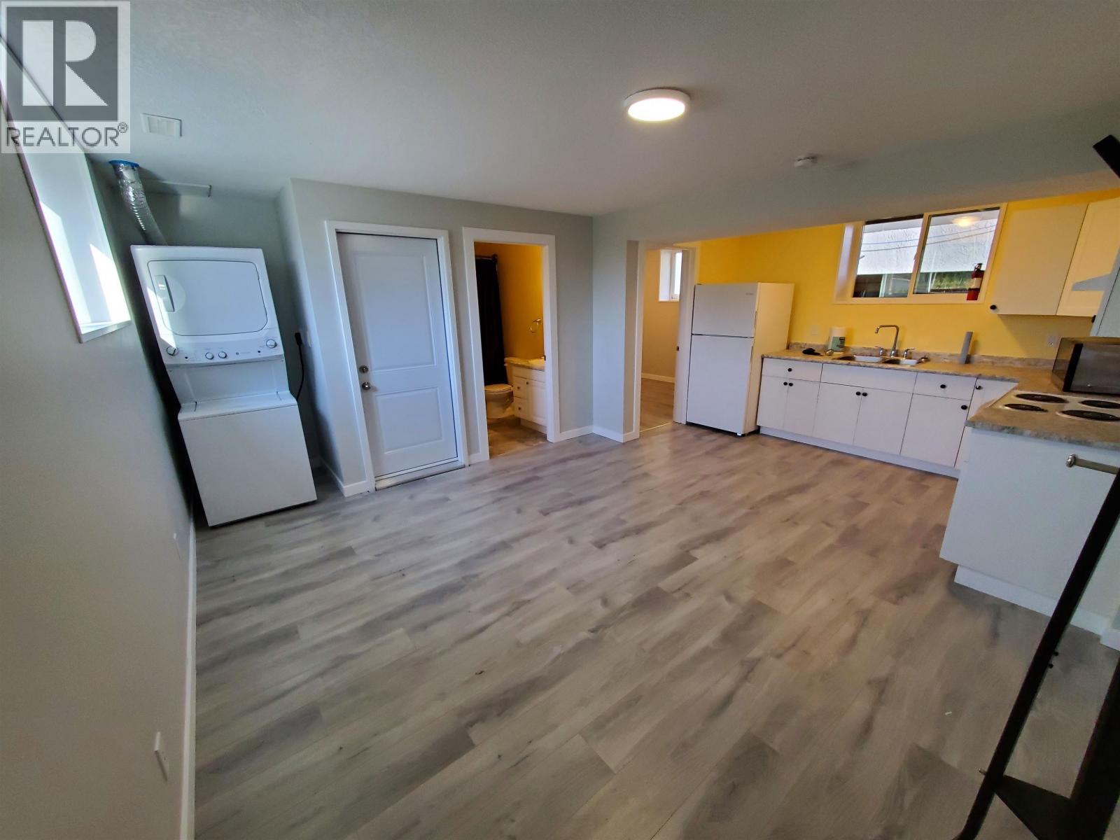 2728-2730 MOYIE STREET - 25