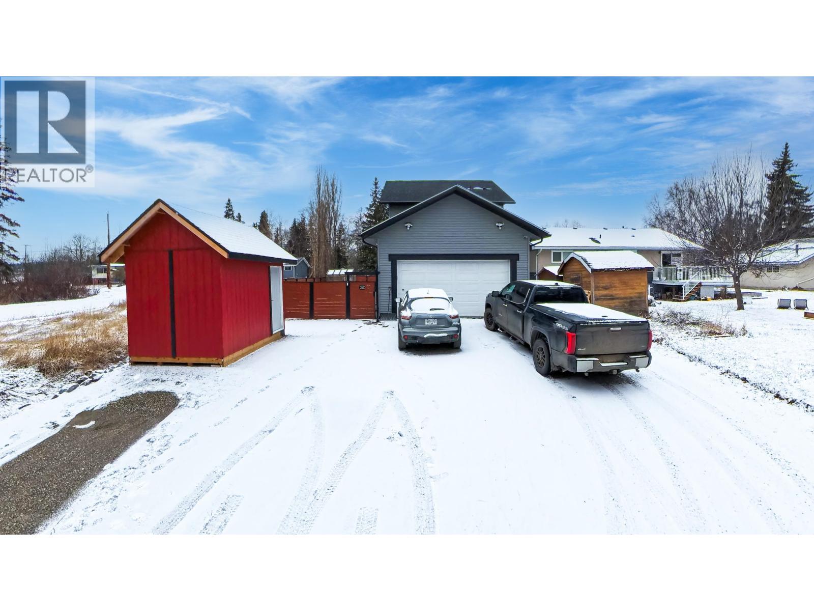 2728-2730 MOYIE STREET - 31