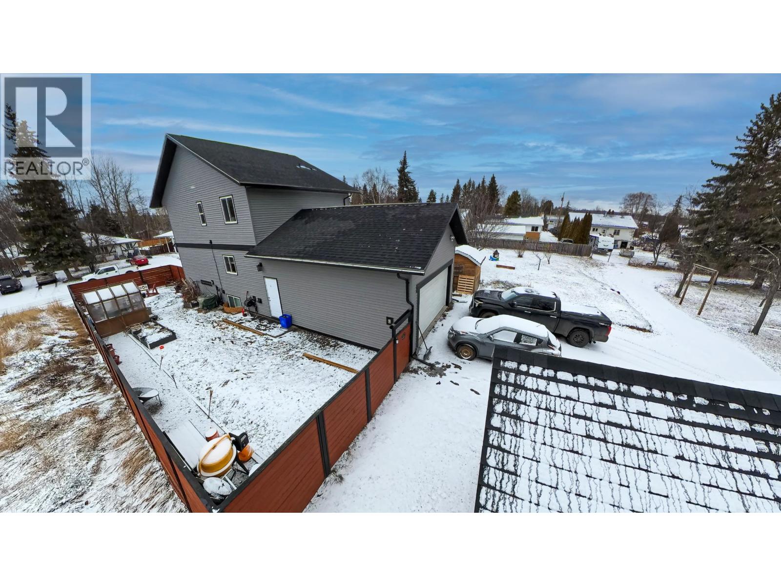 2728-2730 MOYIE STREET - 32