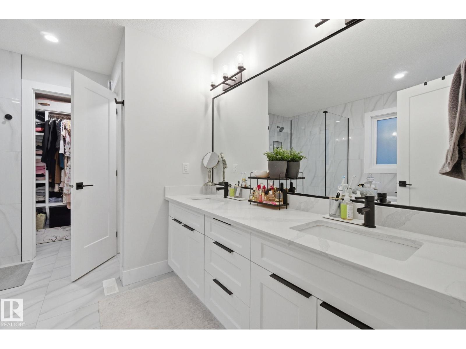 9831 223 ST NW, Edmonton