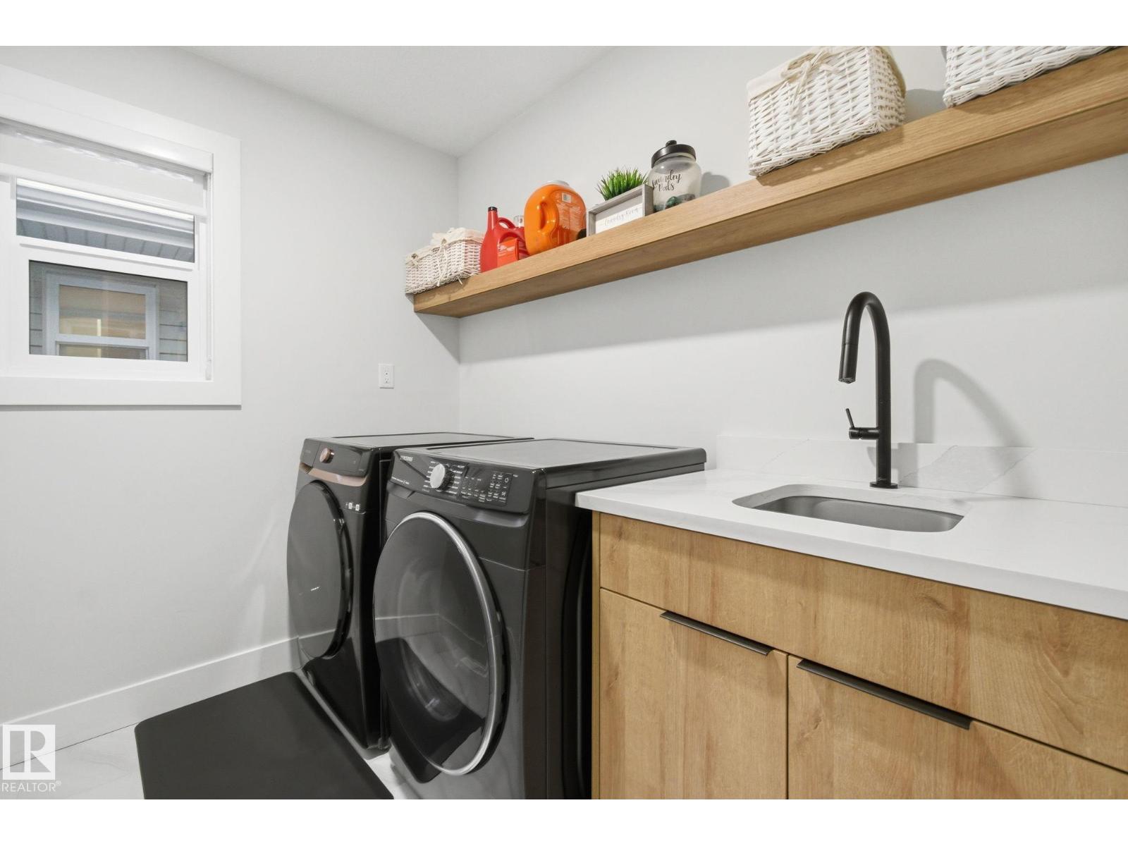 9831 223 ST NW, Edmonton