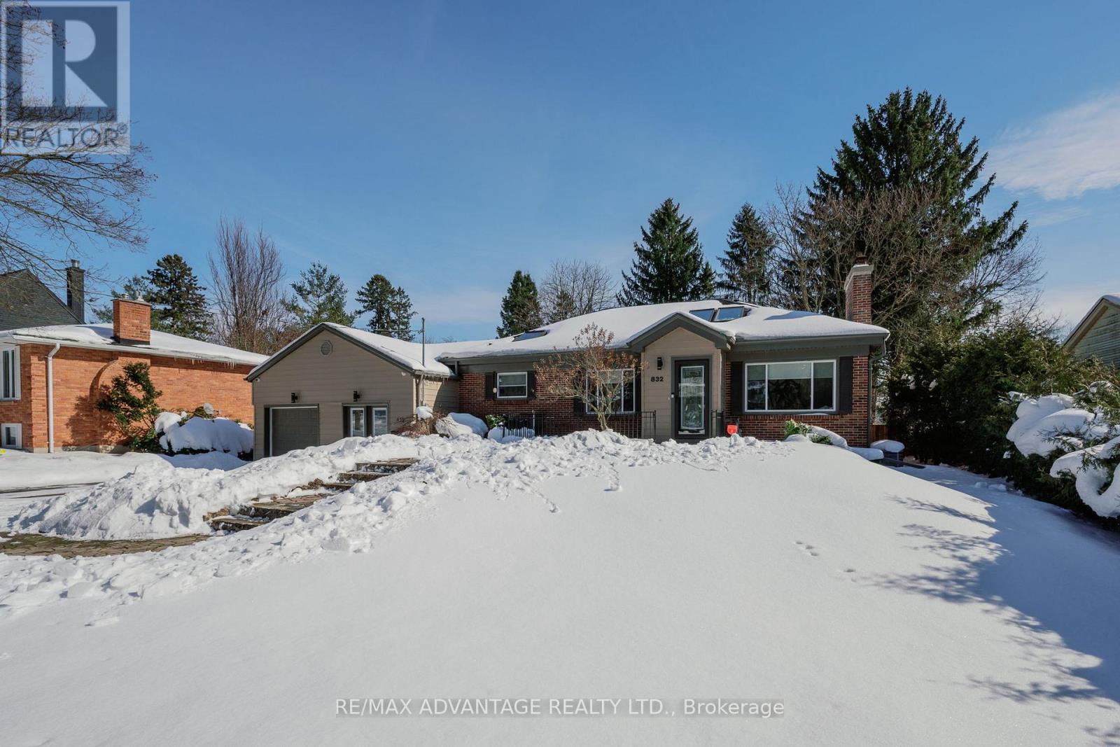 832 Sunninghill photo 5