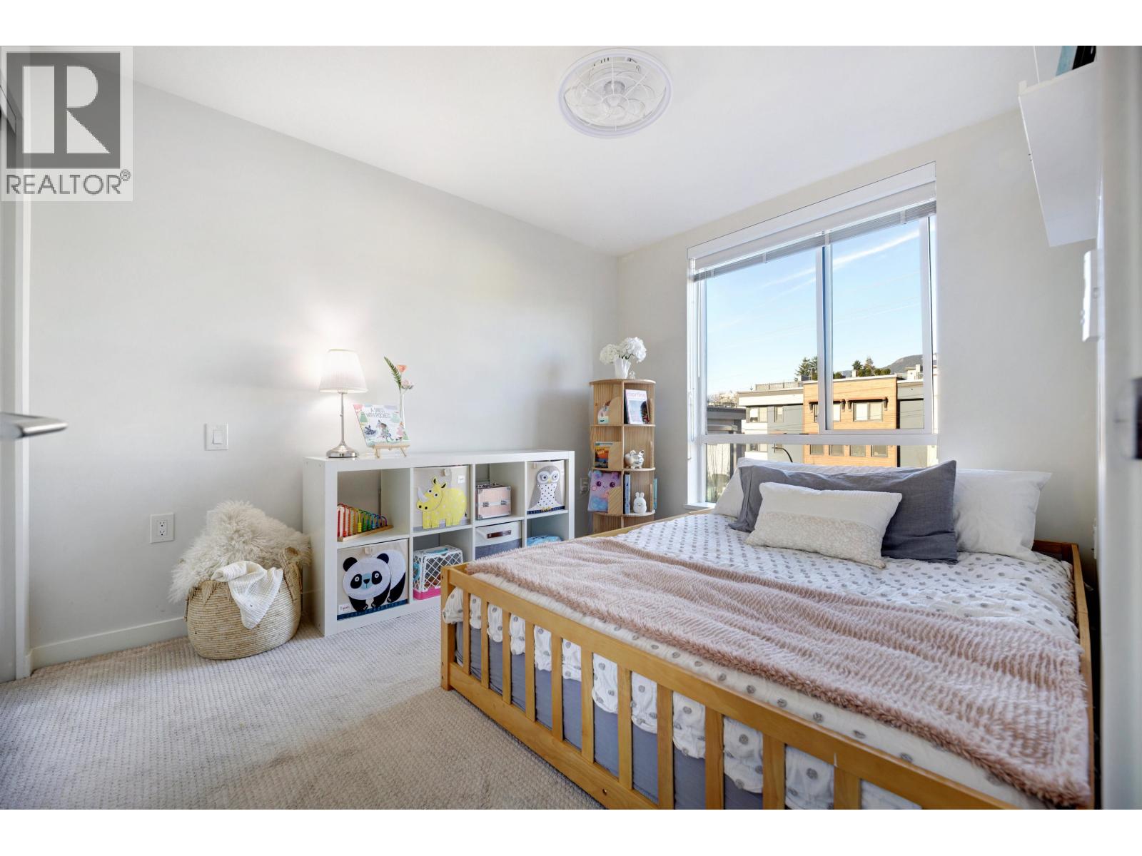 306 625 E 3RD STREET, North Vancouver