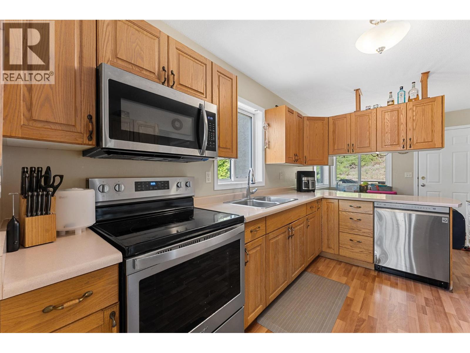 580 Spruceview Place N, Kelowna