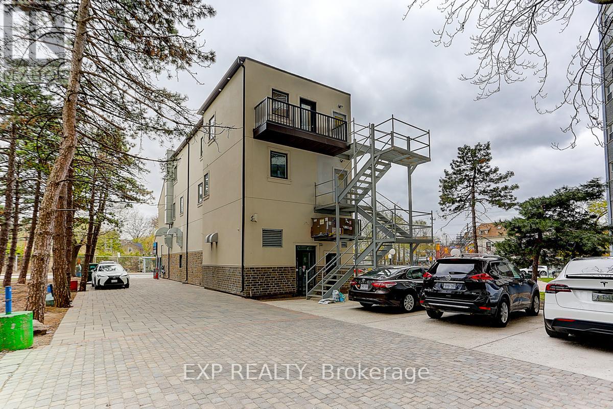 600 PARLIAMENT STREET - 2