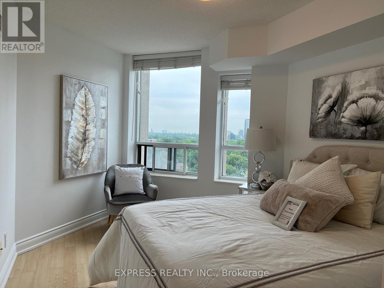 #1024 15 NORTHTOWN WAY - 9