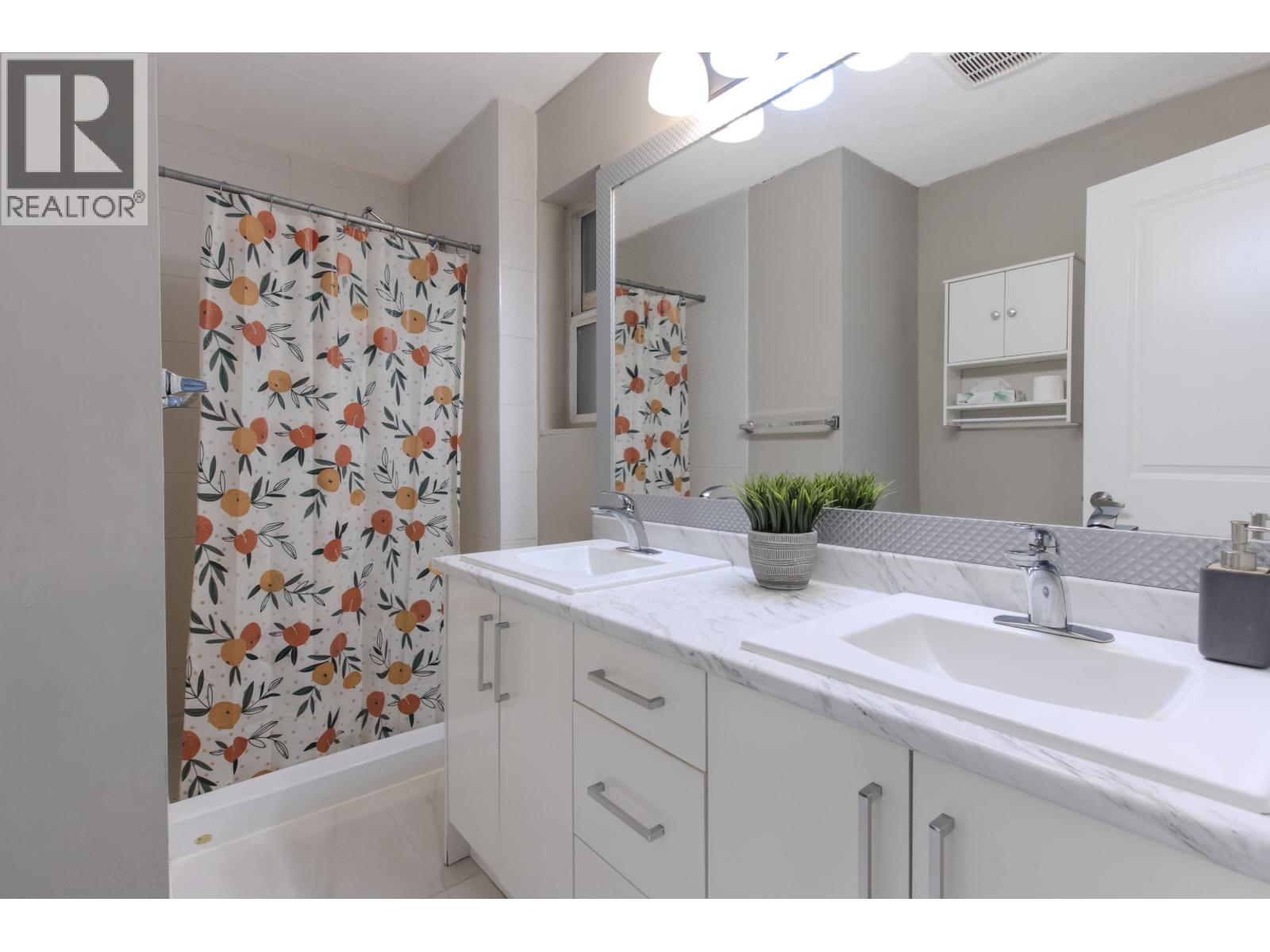 39727 GOVERNMENT ROAD, Squamish