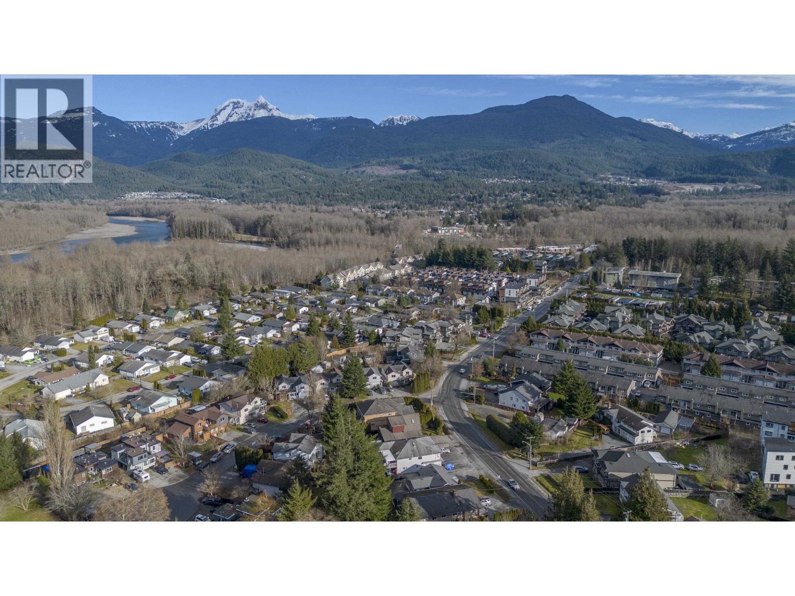 39727 GOVERNMENT ROAD, Squamish