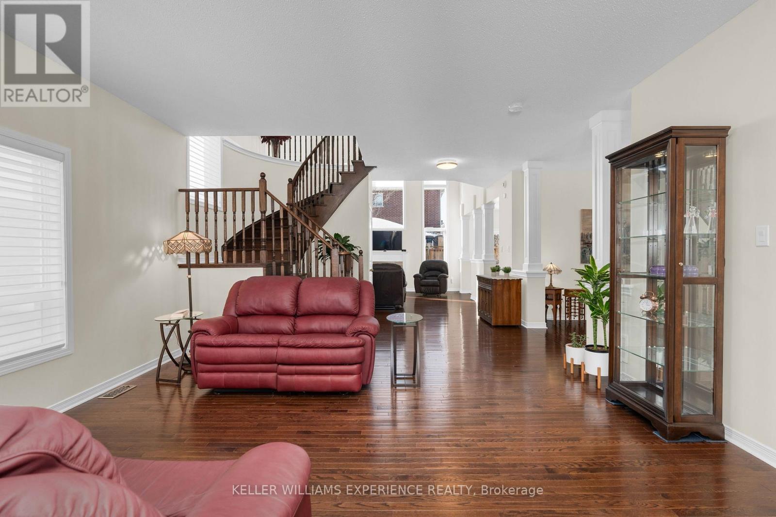 14 CHARLEMAGNE AVENUE - Photo 2 of 35, Barrie (Innis-Shore), Ontario