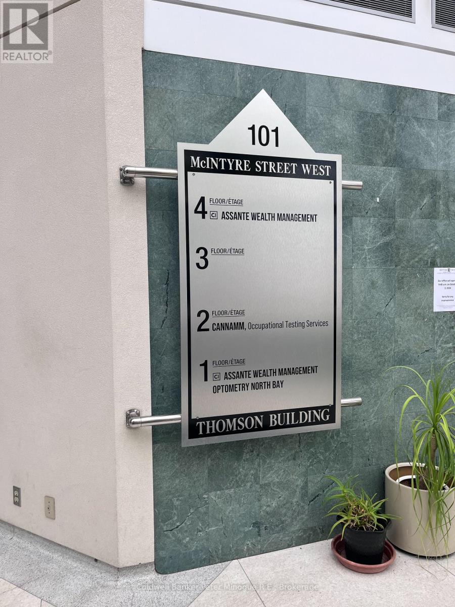 101 McIntyre Unit 3rd Flr photo 5