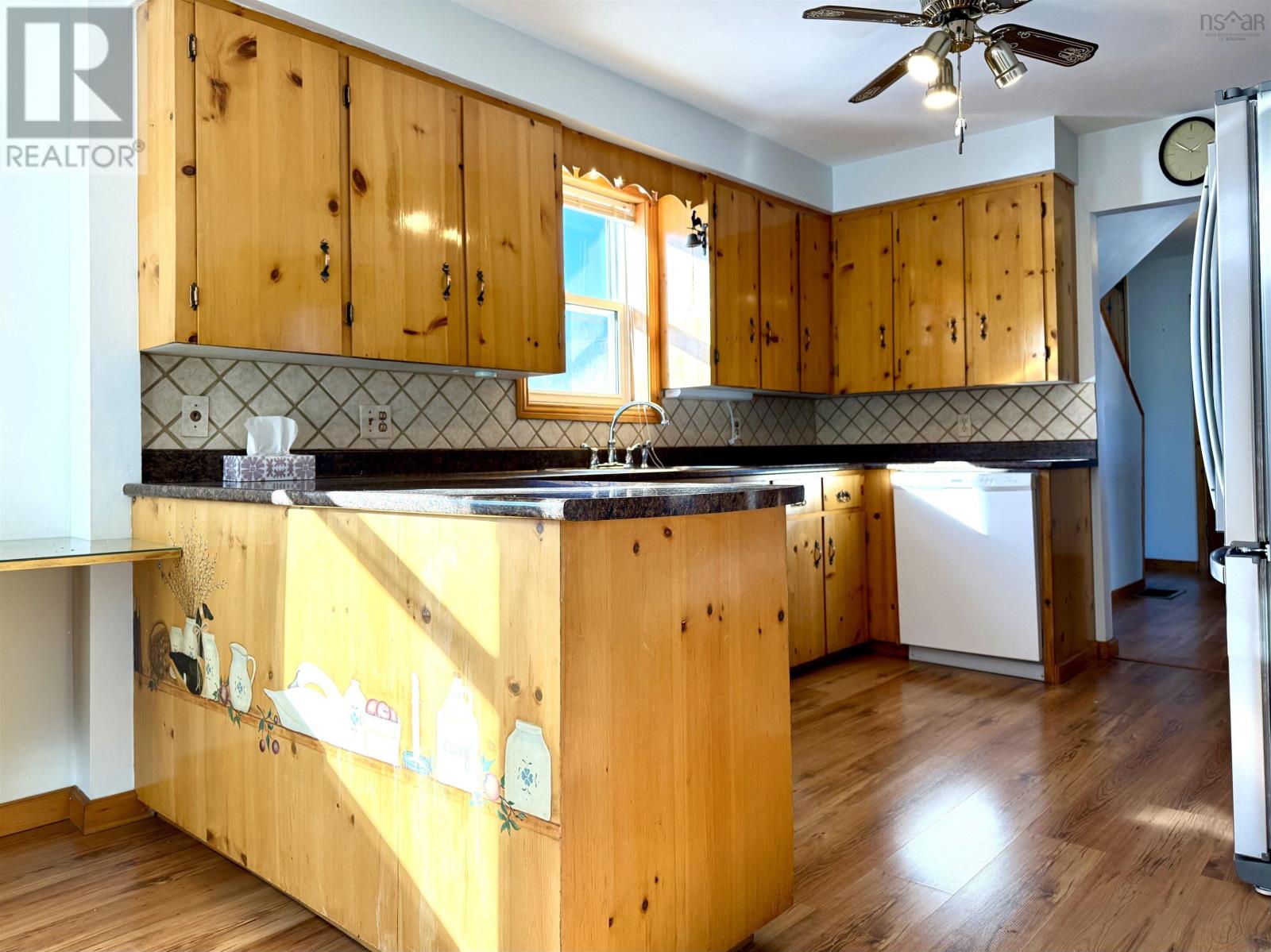 Property 12 of 50 of 46 Cornwall Street