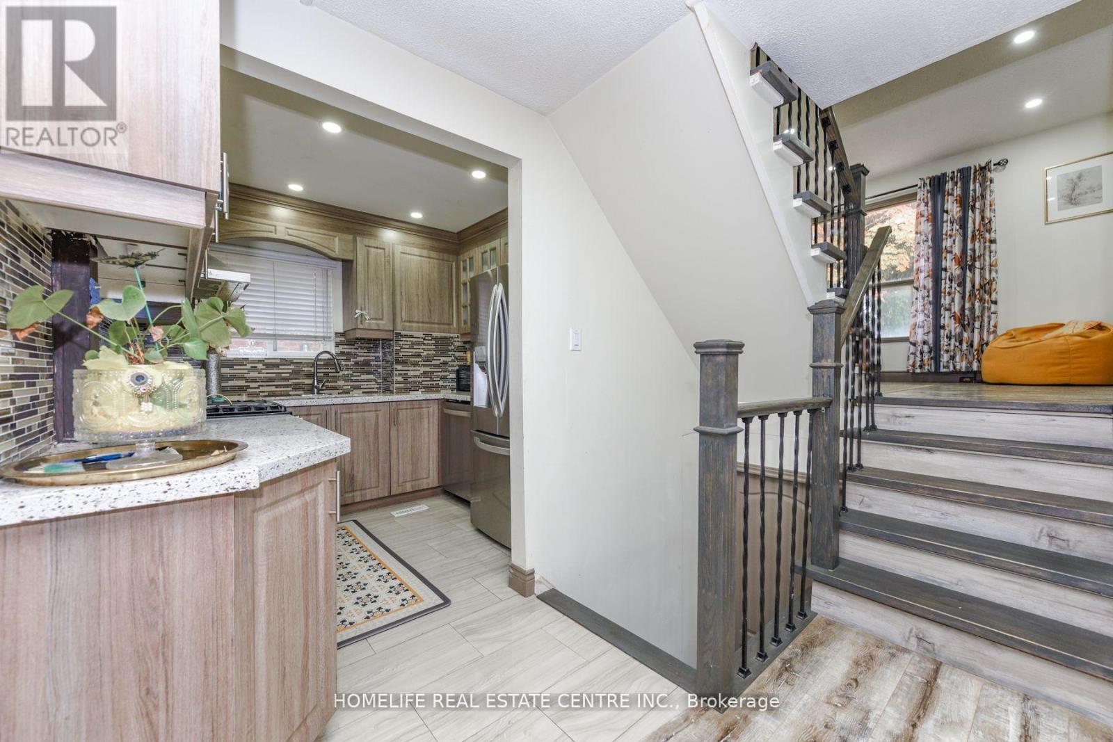 20 OLEANDER CRESCENT - 10