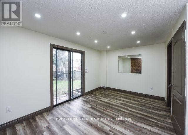 20 OLEANDER CRESCENT - 37