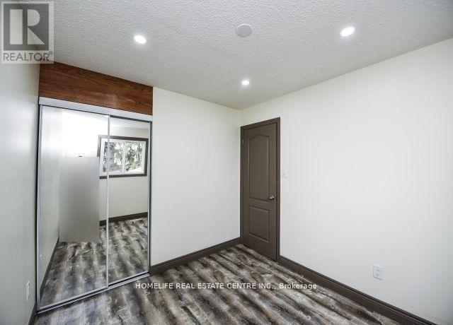 20 OLEANDER CRESCENT - 39