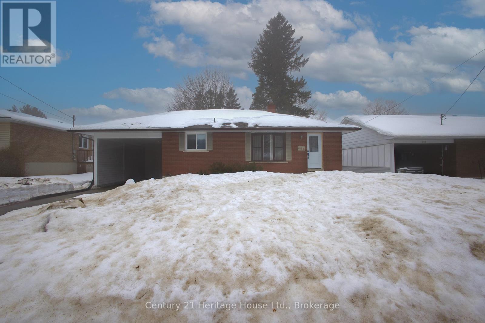 260 13TH AVENUE - Photo 2 of 36, Hanover, Ontario