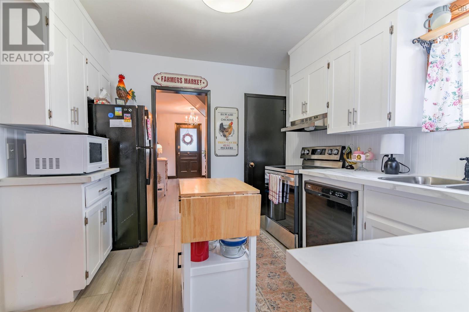 Property 13 of 41 of 201 Main Street