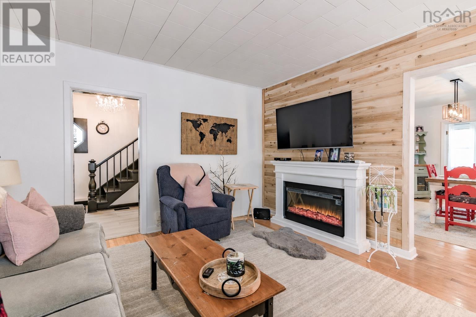 Property 22 of 41 of 201 Main Street