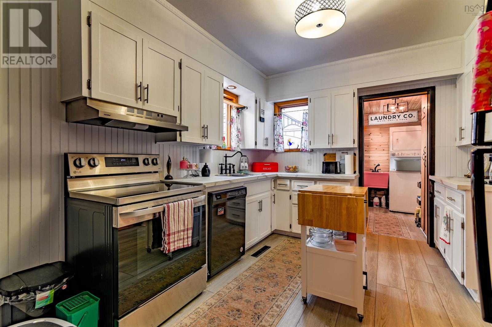 Property 10 of 41 of 201 Main Street