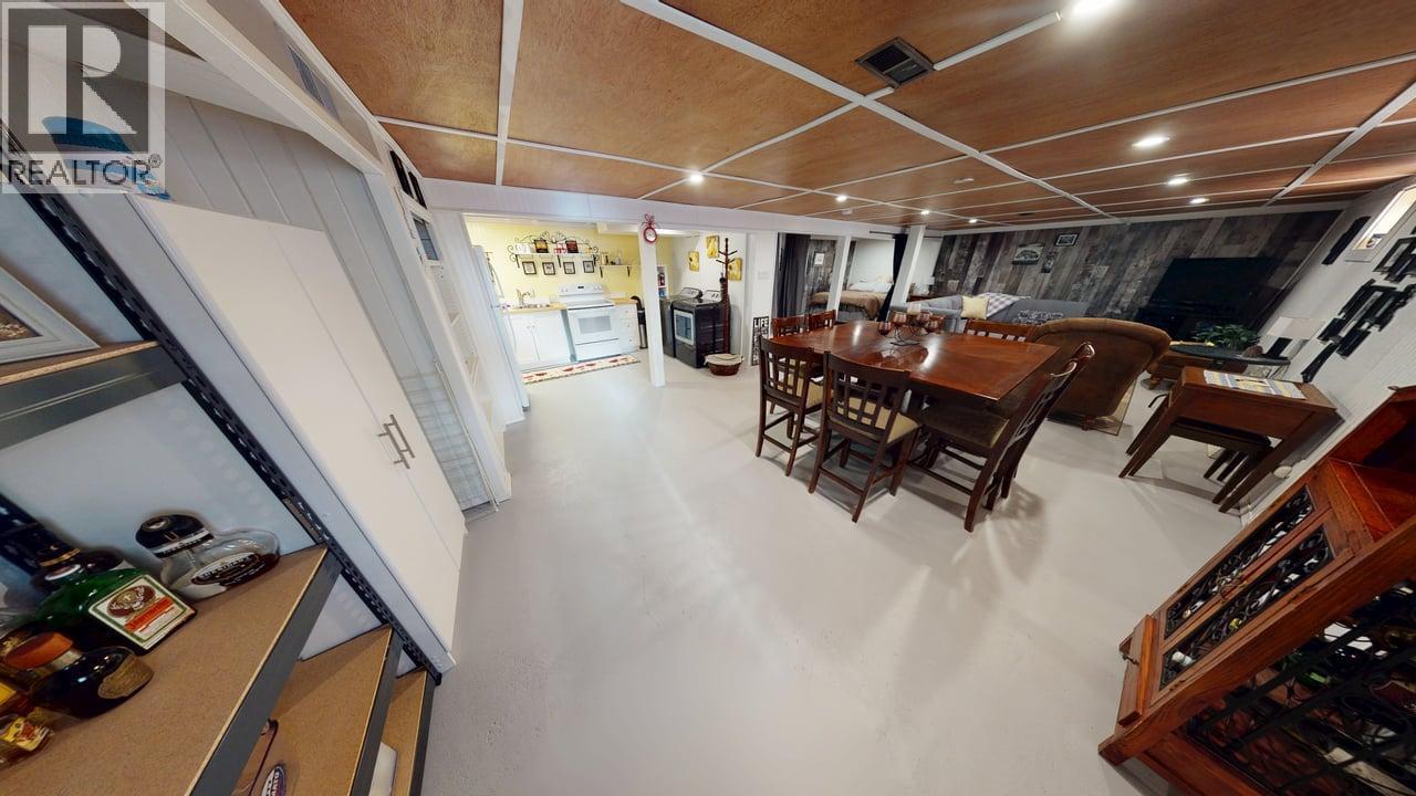 747 NICHOLSON Road — photo 9