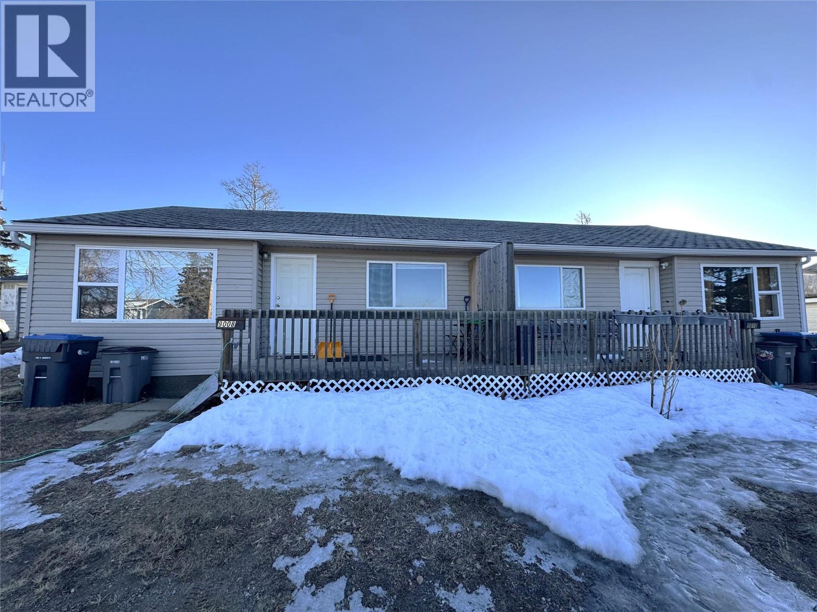 9008/9010 8 Street, Dawson Creek