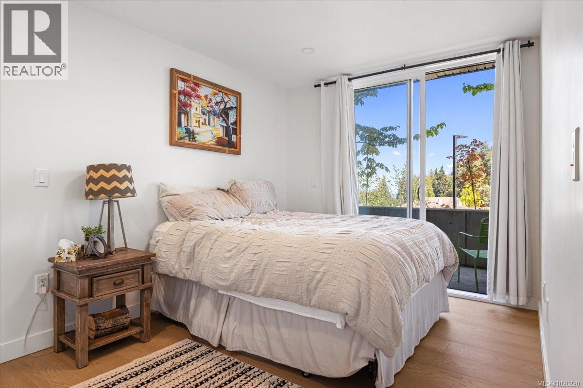 102 5711 Vanderneuk Rd, Nanaimo