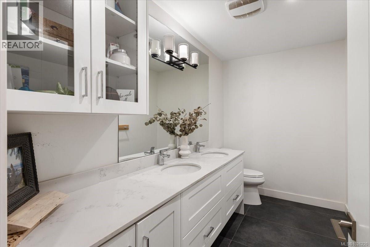 102 5711 Vanderneuk Rd, Nanaimo