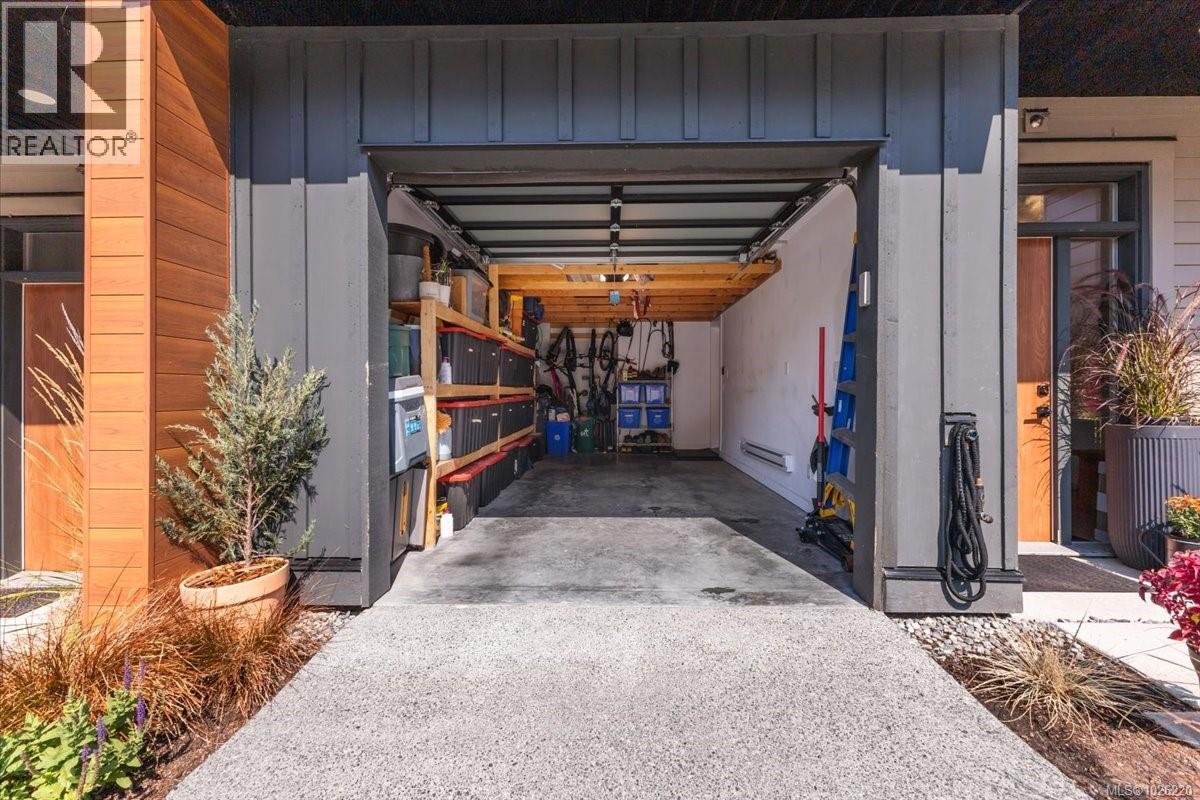 102 5711 Vanderneuk Rd, Nanaimo