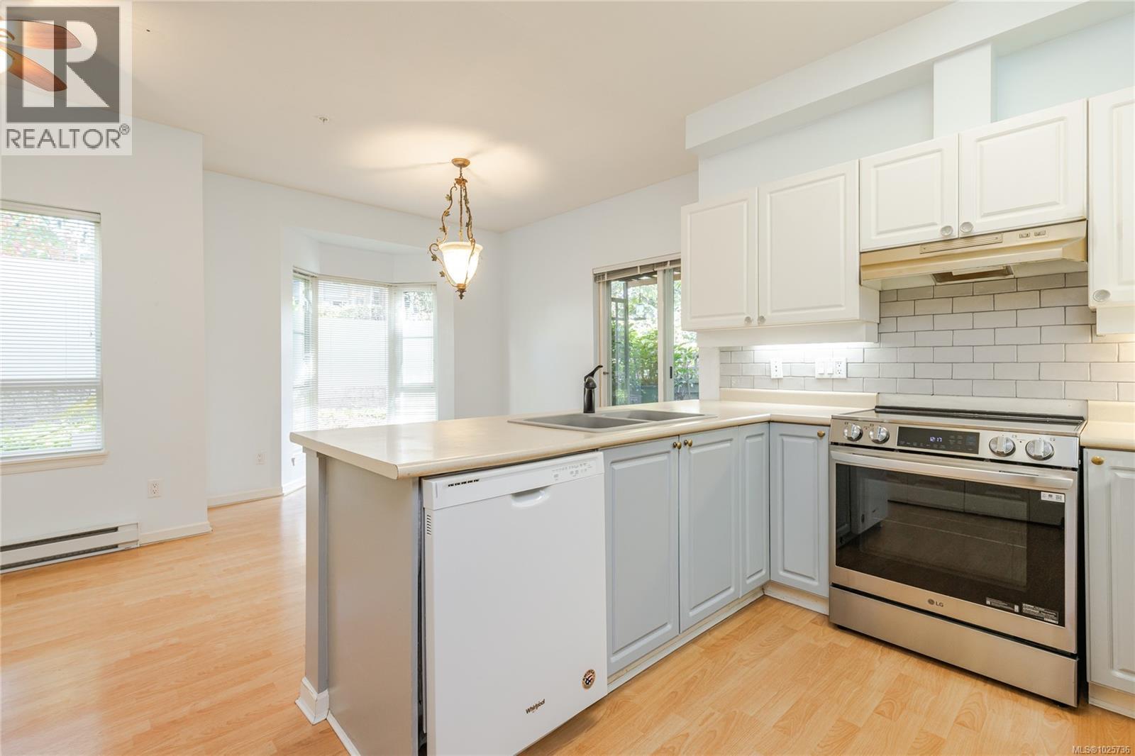 113 5650 Edgewater Lane, Nanaimo