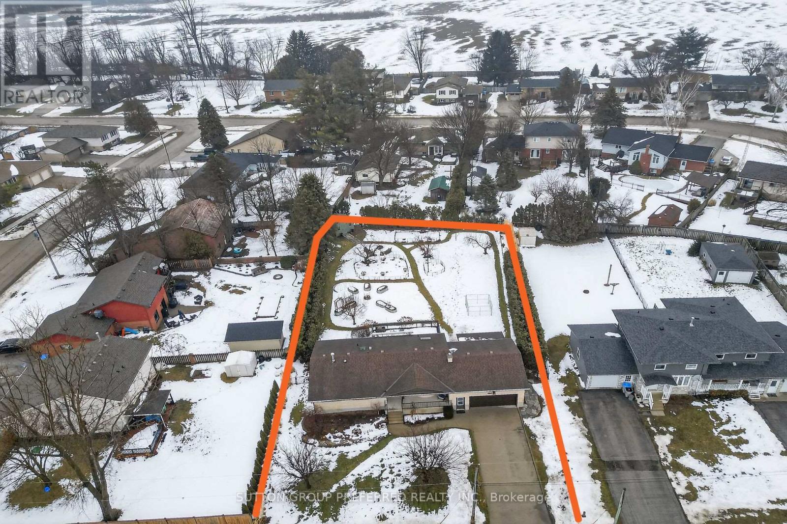 22270 ADELAIDE ROAD - Photo 3 of 50, Strathroy-Caradoc (Mount Brydges), Ontario