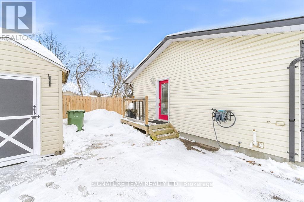 12 RUSSELL STREET - Photo 3 of 45, Petawawa, Ontario