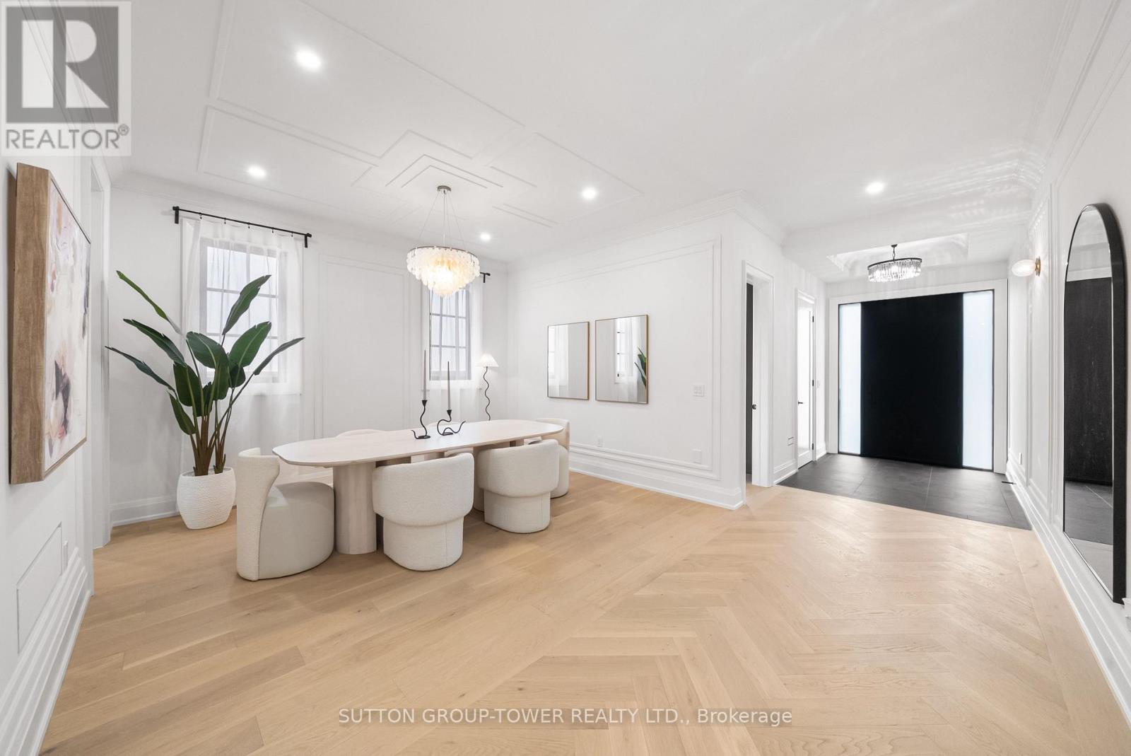 121 EDGECROFT ROAD - Photo 5 of 47, Toronto (Stonegate-Queensway), Ontario