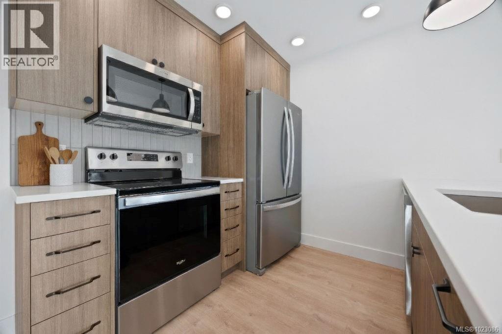 #205 201 Dogwood Dr - 3
