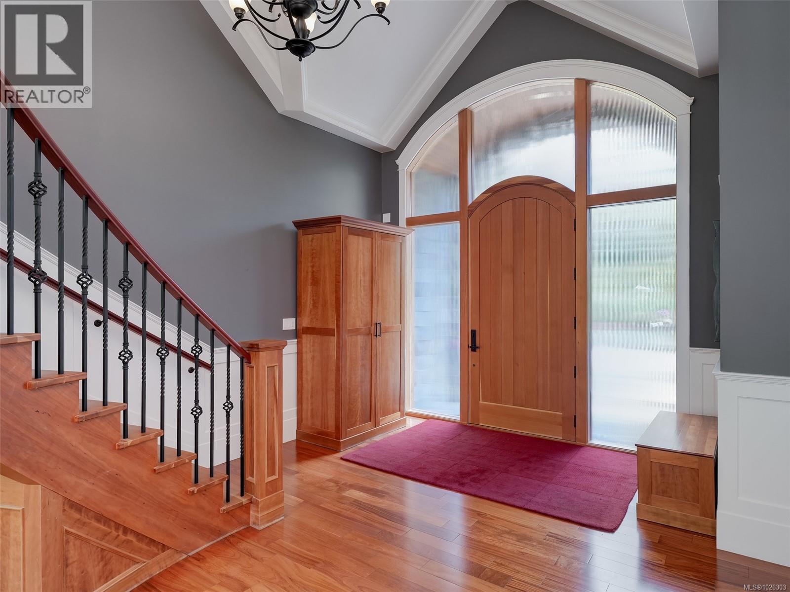  2615 Queenswood Drive, Saanich