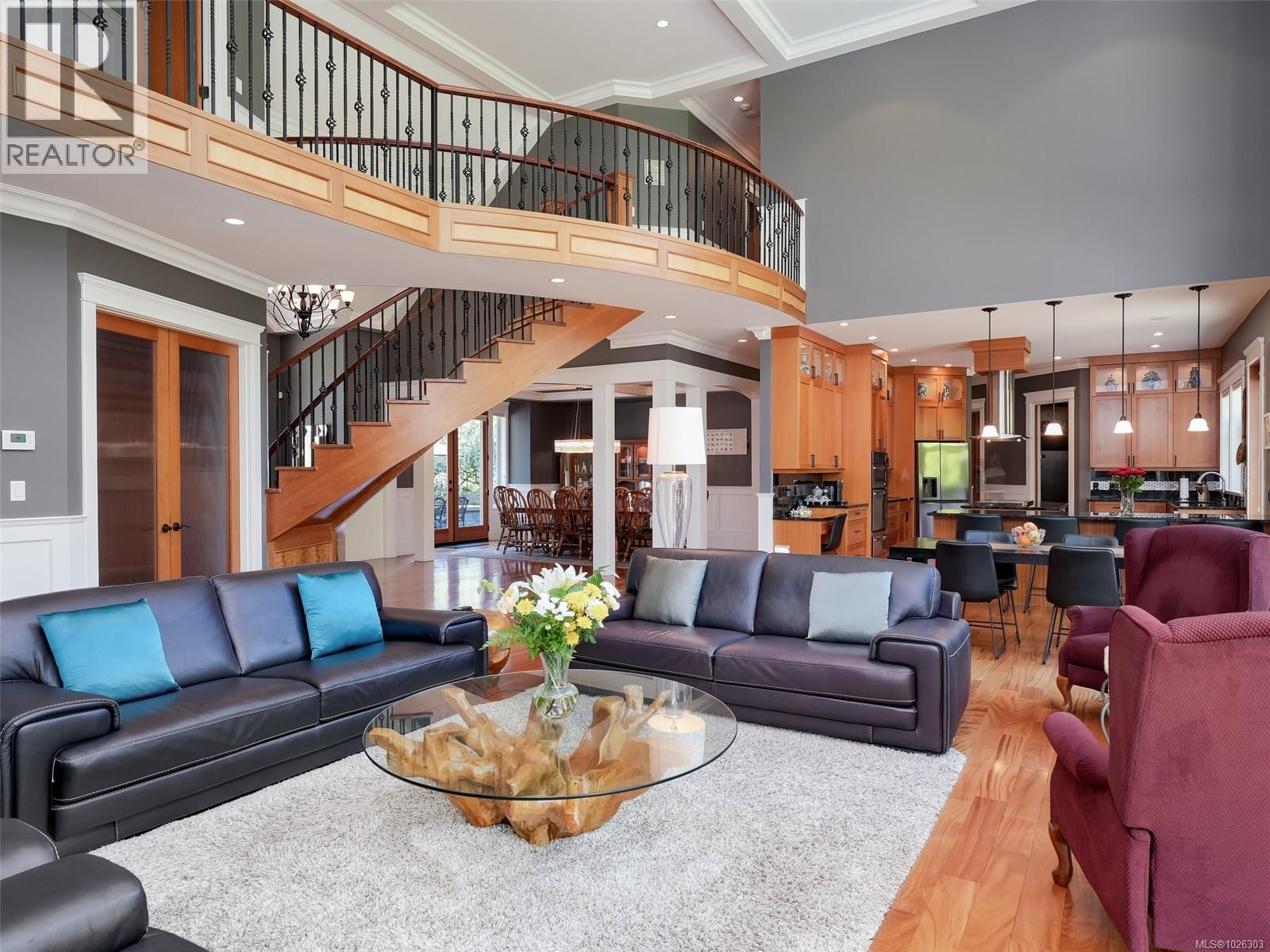  2615 Queenswood Drive, Saanich