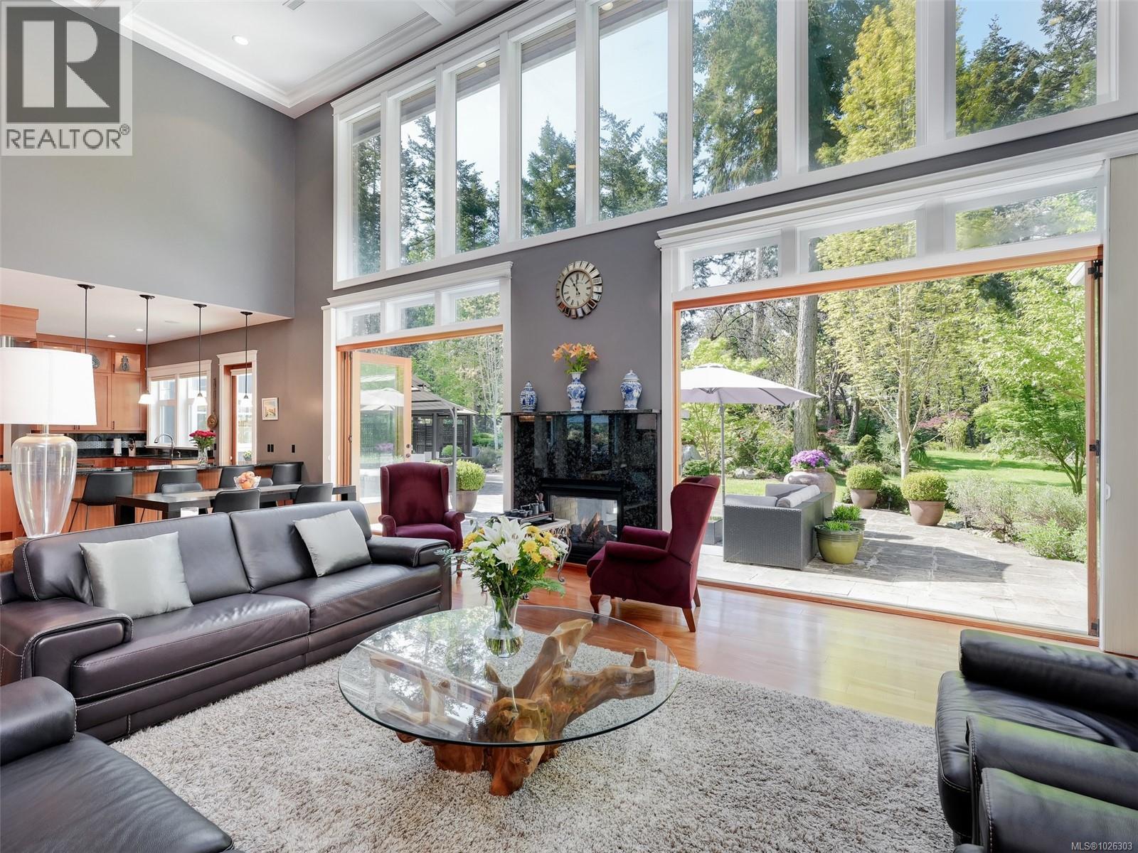  2615 Queenswood Drive, Saanich