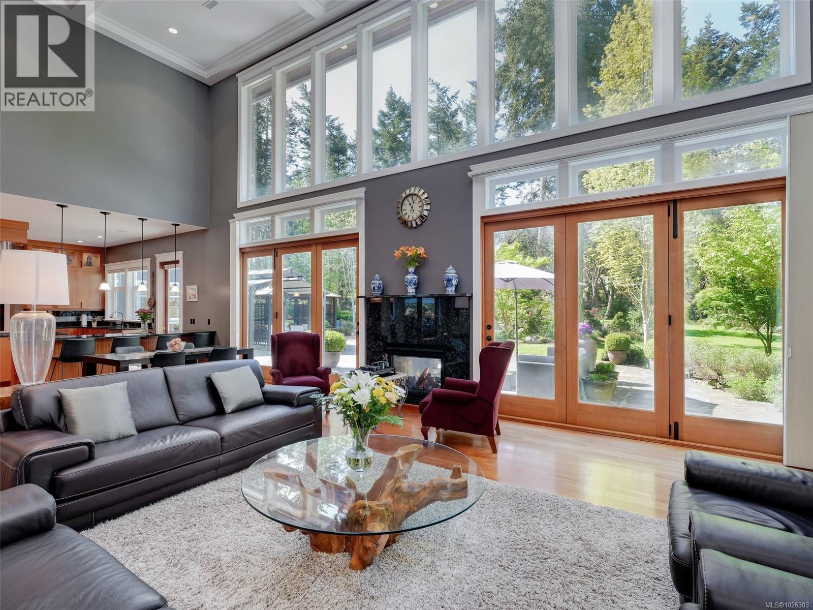  2615 Queenswood Drive, Saanich